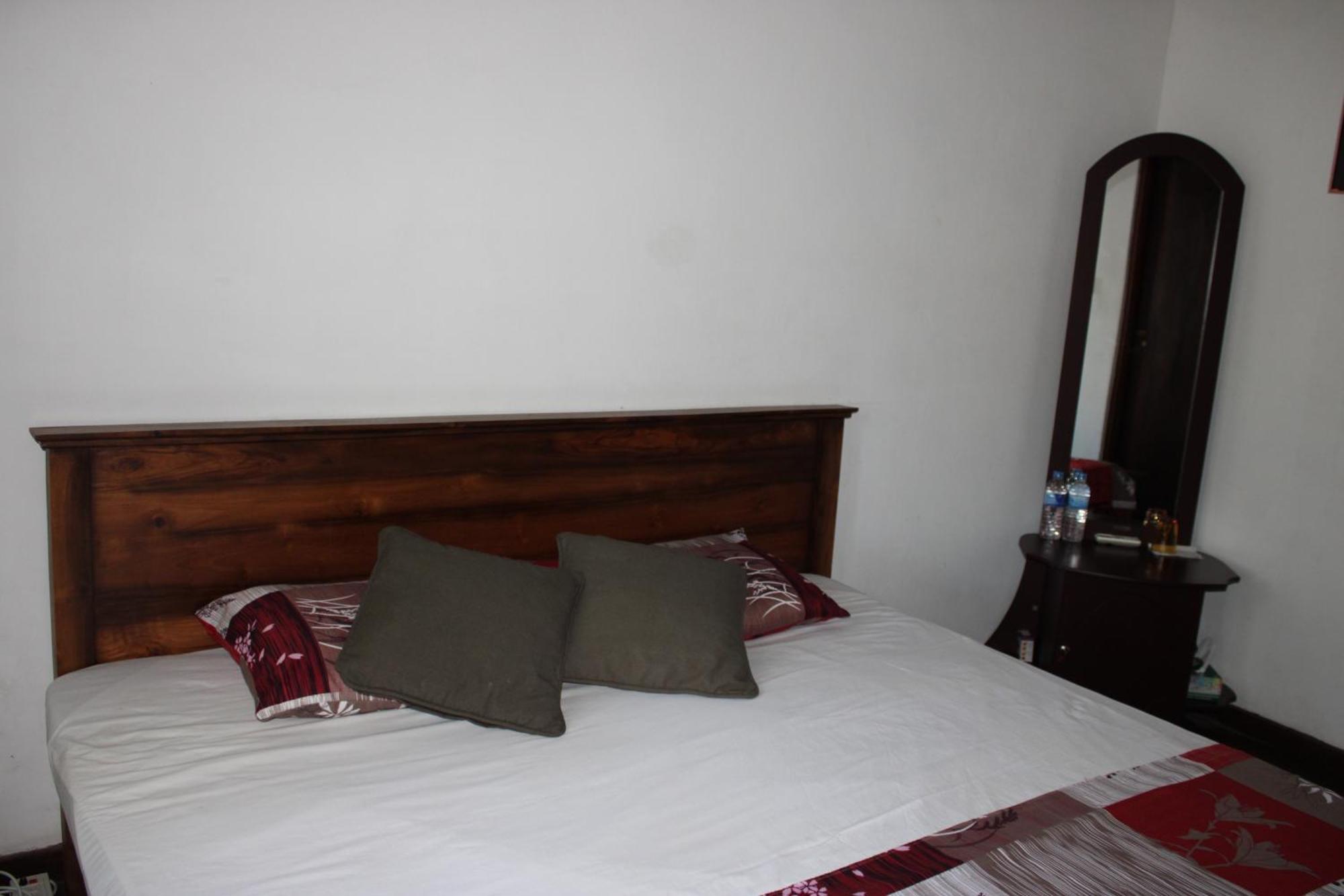 Olideb Gedara Hotel Negombo Bagian luar foto