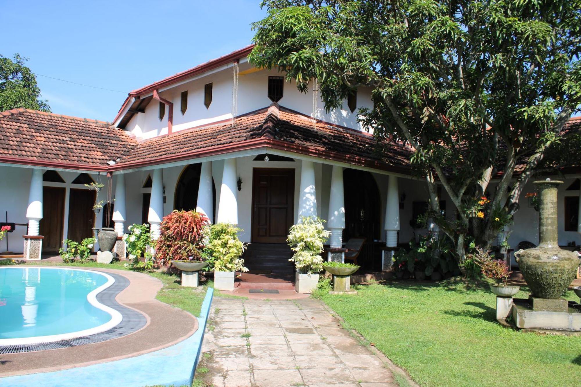 Olideb Gedara Hotel Negombo Bagian luar foto