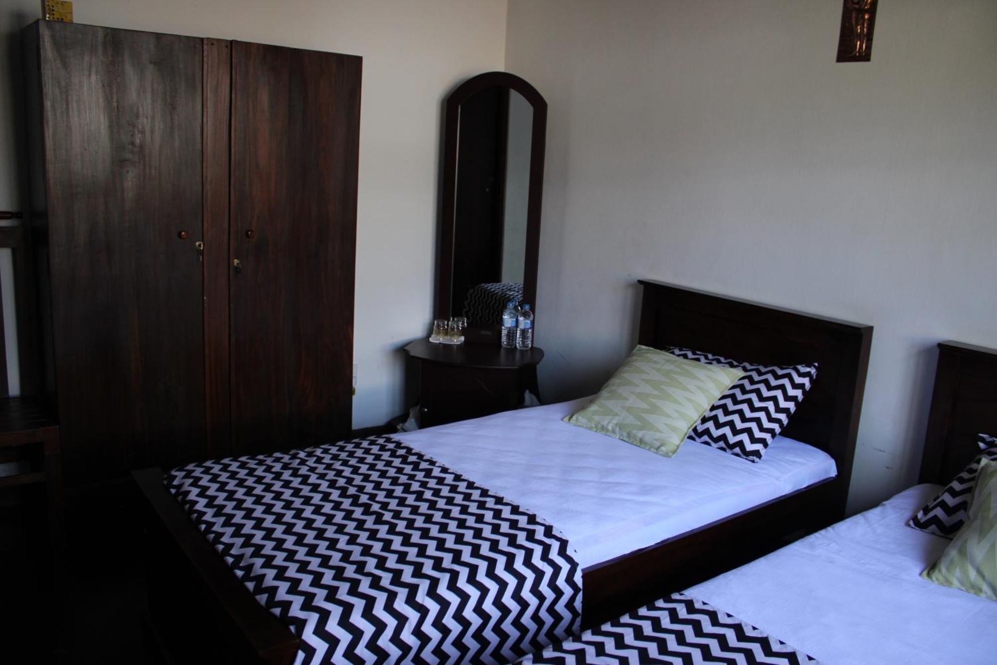Olideb Gedara Hotel Negombo Bagian luar foto